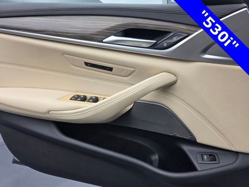 Used 2020 BMW 530i w/ Premium Package image 27