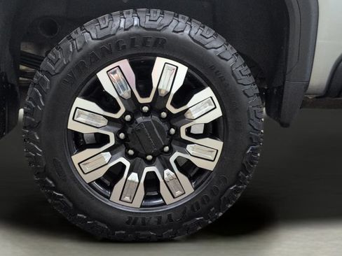 Used 2024 GMC Sierra 2500 Denali w/ Denali Reserve Package AWD/4WD image 32
