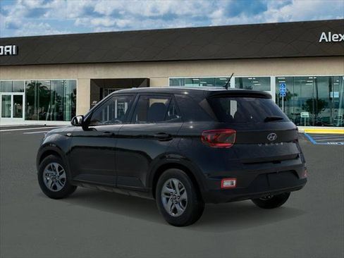 New 2026 Hyundai Venue SE image 5