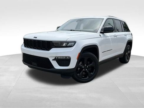 Used 2023 Jeep Grand Cherokee Limited w/ Black Appearance Package AWD/4WD image 1