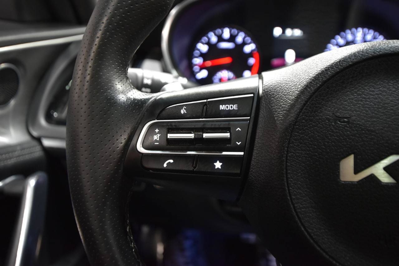 Used 2022 Kia Stinger GT1 AWD/4WD image 15