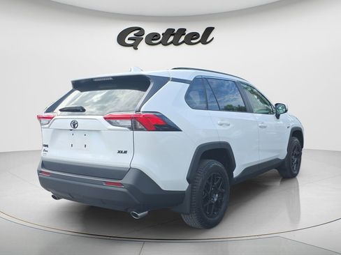 Used 2025 Toyota RAV4 XLE w/ Convenience Package image 5