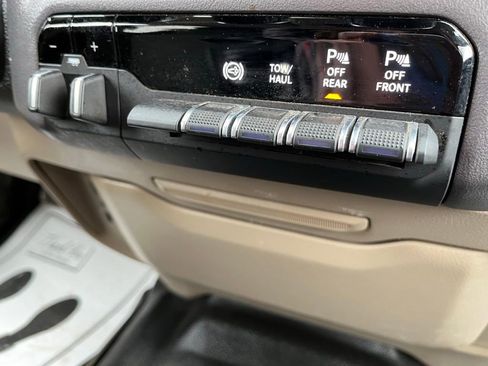 Used 2022 RAM 3500 Big Horn w/ Level C Equiment Group image 35