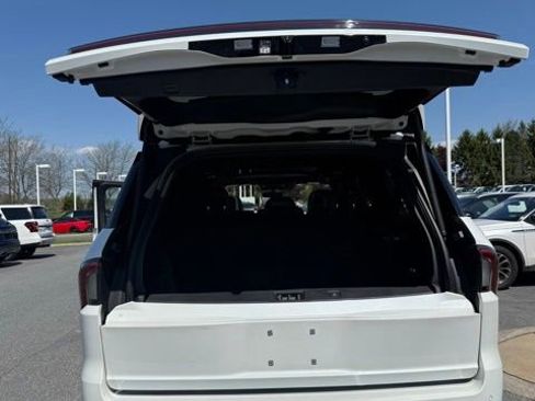 Used 2025 Lincoln Navigator L Reserve w/ Jet Appearance Package AWD/4WD image 32