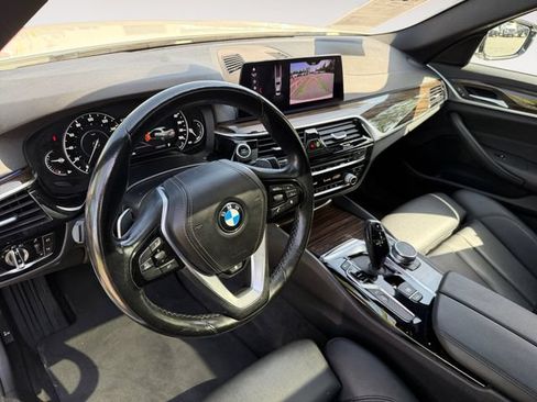 Used 2019 BMW 530e xDrive AWD/4WD image 11