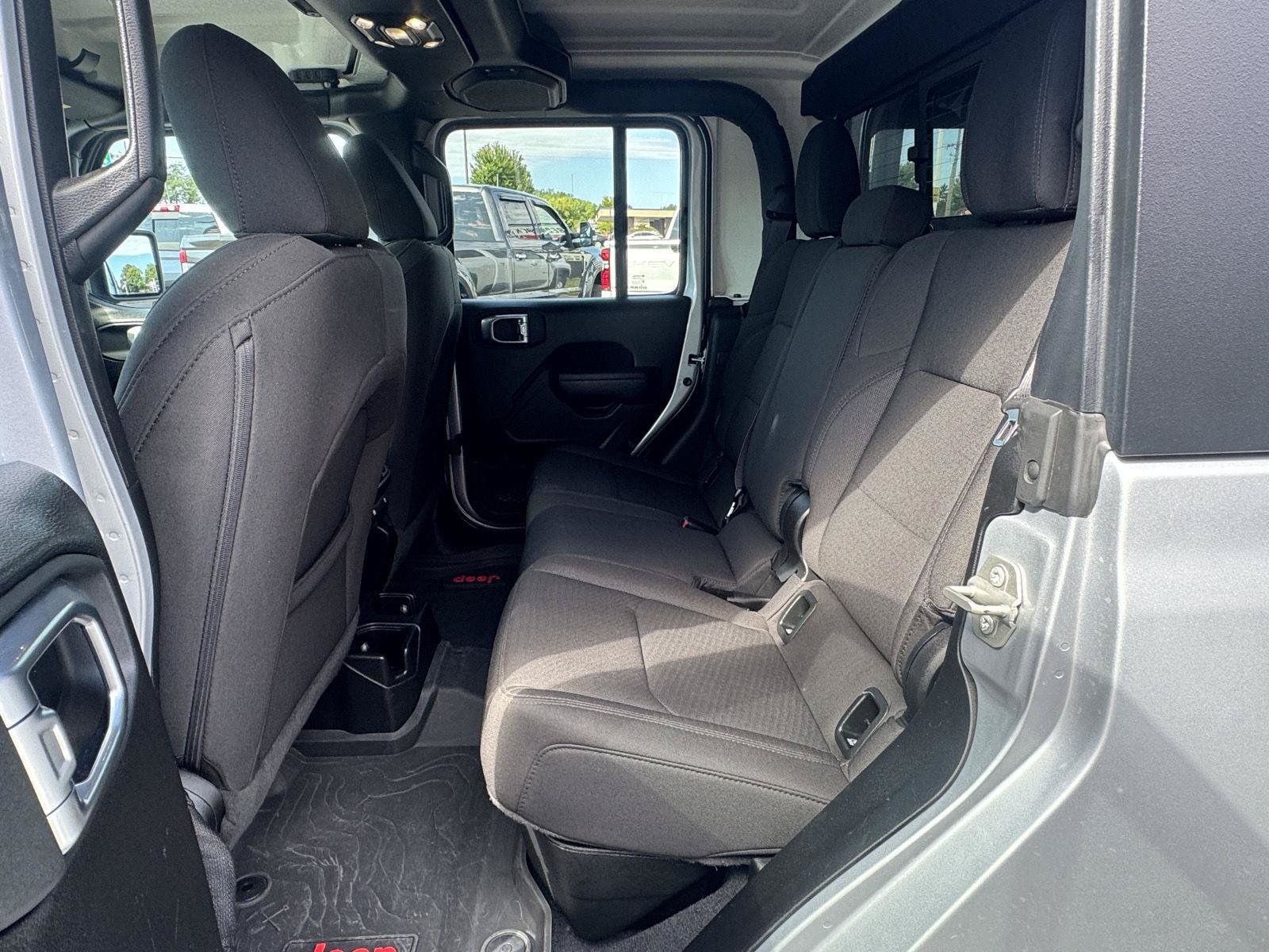Used 2023 Jeep Gladiator Sport AWD/4WD image 27