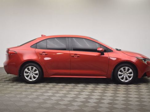 Used 2021 Toyota Corolla LE image 12