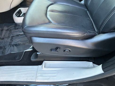 Certified 2023 Chrysler Pacifica Touring-L FWD image 17