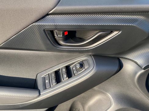 Used 2025 Subaru Crosstrek 2.0i Premium image 10