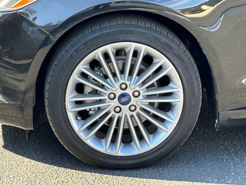 Used 2014 Ford Fusion SE w/ Equipment Group 202A image 30