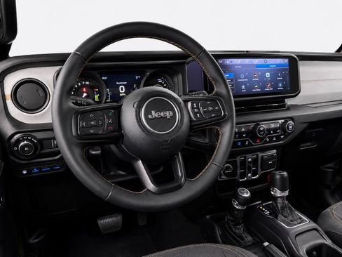 Used 2024 Jeep Wrangler Unlimited w/ Convenience Group AWD/4WD image 33