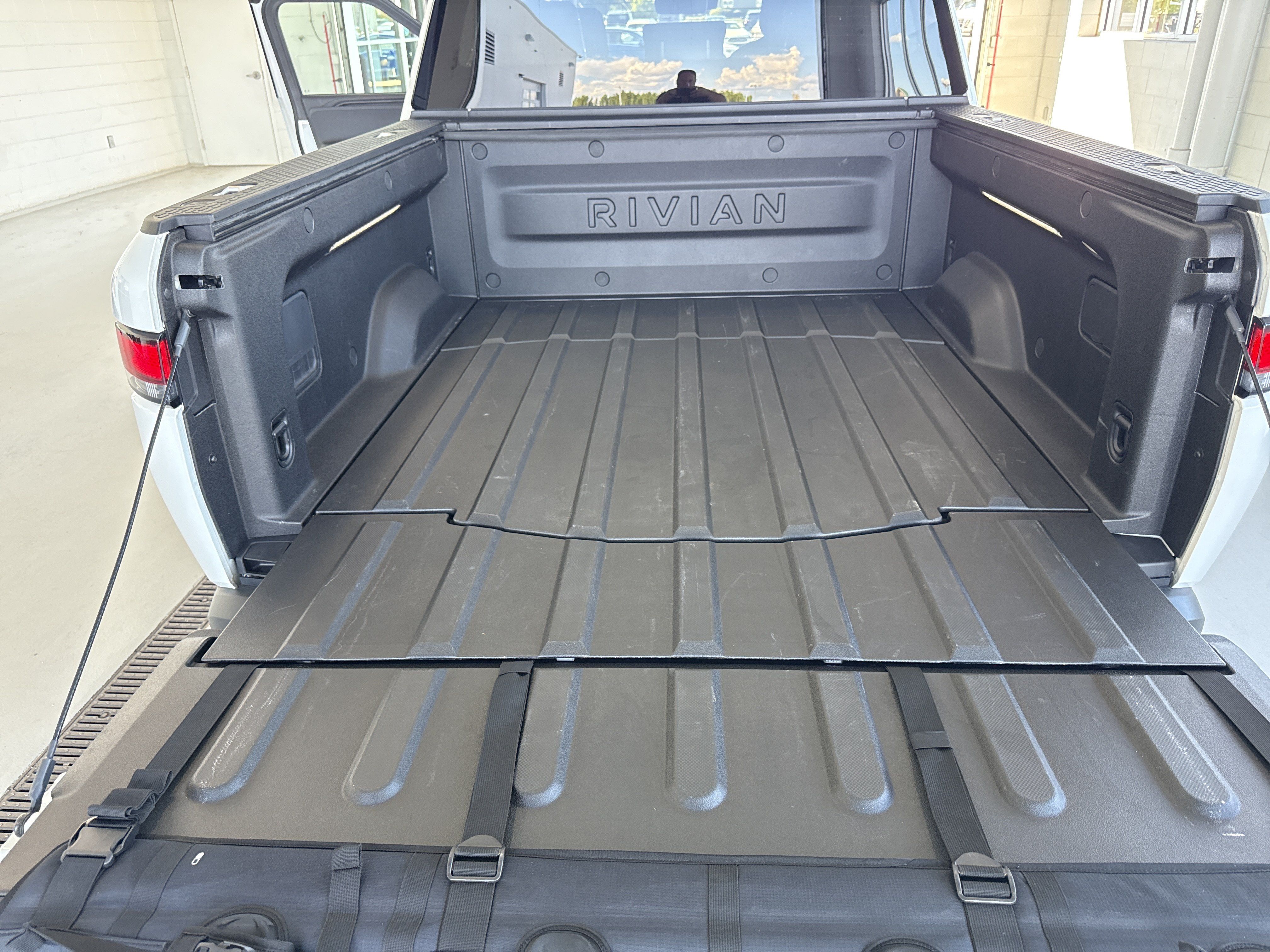 Used 2025 Rivian R1T Adventure Dual AWD/4WD image 48