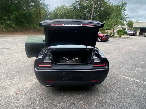 Used 2018 Dodge Challenger SXT RWD image 35