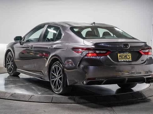 Certified 2023 Toyota Camry SE image 3