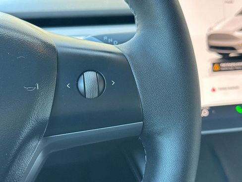 Used 2022 Tesla Model Y Performance AWD/4WD image 28