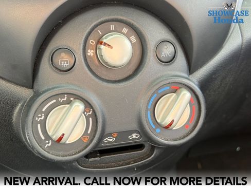 Used 2014 Nissan Versa SV w/ Convenience Package image 11