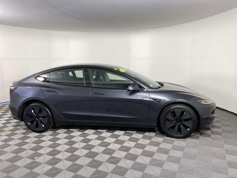 Used 2025 Tesla Model 3 Long Range image 10