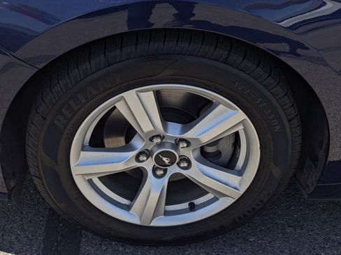 Used 2019 Ford Mustang Coupe image 7