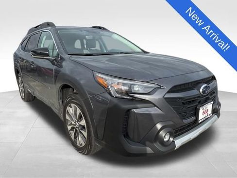 Used 2025 Subaru Outback Limited image 1