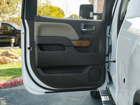 Used 2018 GMC Sierra 1500 SLT AWD/4WD image 38