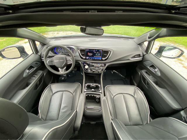 Used 2026 Chrysler Pacifica Limited FWD image 24
