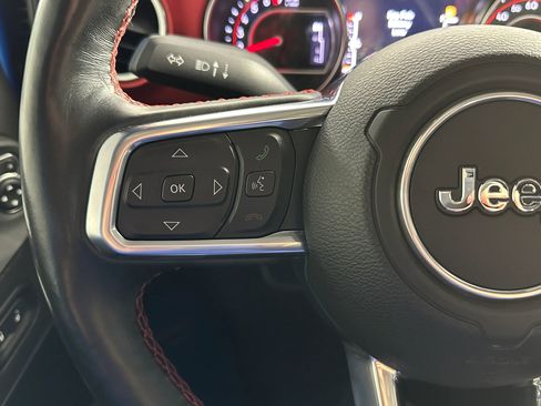 Used 2021 Jeep Gladiator Rubicon AWD/4WD image 37