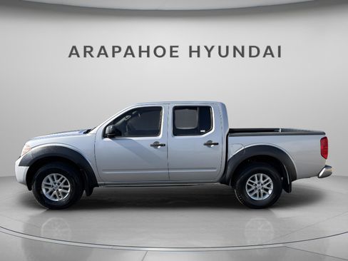 Used 2019 Nissan Frontier SV AWD/4WD image 2