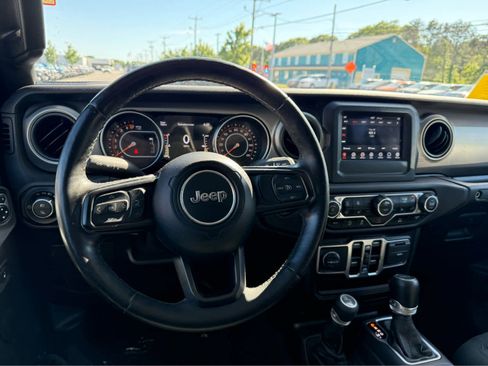 Used 2021 Jeep Gladiator Sport AWD/4WD image 16