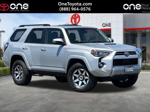 Used 2021 Toyota 4Runner TRD Off-Road Premium w/ Moonroof Package AWD/4WD image 1
