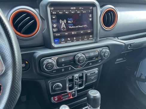 Used 2022 Jeep Gladiator Mojave AWD/4WD image 19