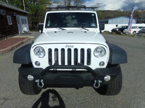 Used 2017 Jeep Wrangler Unlimited Sport w/ Quick Order Package 24S AWD/4WD image 2