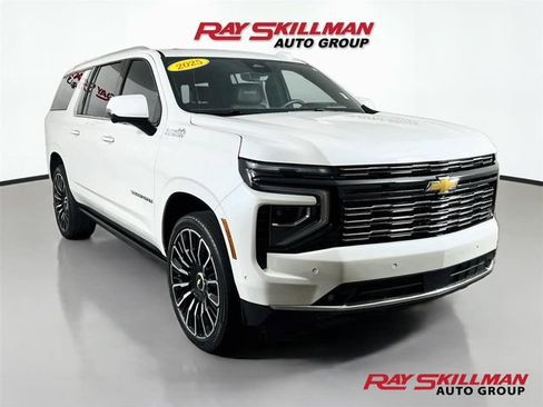 Used 2025 Chevrolet Suburban High Country AWD/4WD image 1