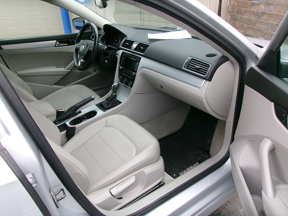 Used 2013 Volkswagen Passat 2.5 SE FWD image 10