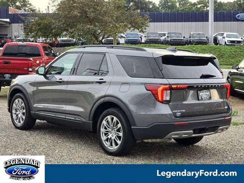 Used 2026 Ford Explorer Active w/ Active Comfort Package AWD/4WD image 2