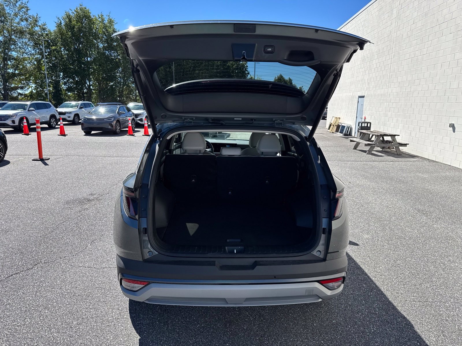 Used 2025 Hyundai Tucson Limited AWD/4WD image 10