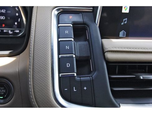 Used 2022 Chevrolet Tahoe Premier w/ Premium Package RWD image 23