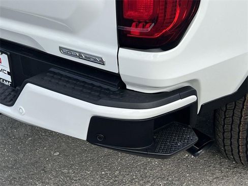 New 2026 GMC Canyon Elevation w/ Convenience Package image 29