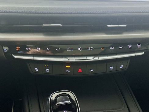 Used 2024 Cadillac XT4 Sport FWD image 16