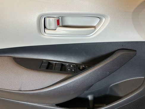 Used 2025 Toyota Corolla LE FWD image 17