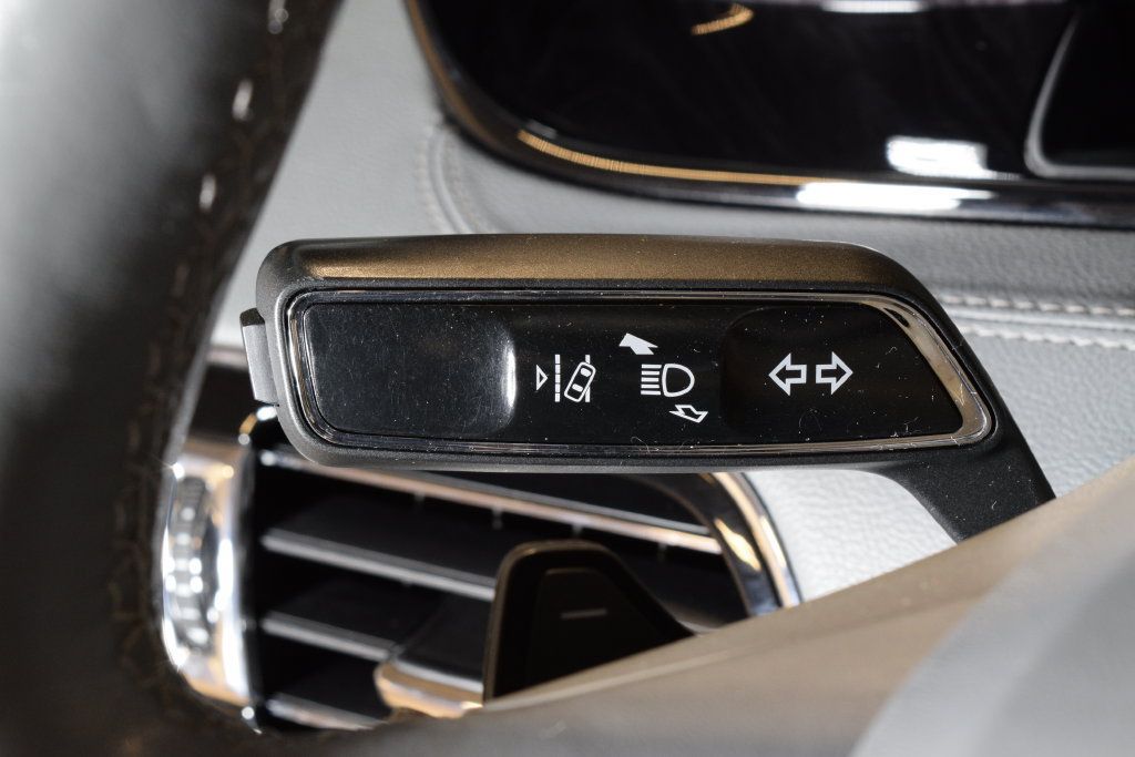 Used 2019 Lincoln Navigator Reserve w/ Cargo Package AWD/4WD image 19