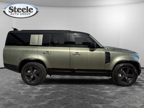Used 2024 Land Rover Defender 130 X-Dynamic SE AWD/4WD image 6