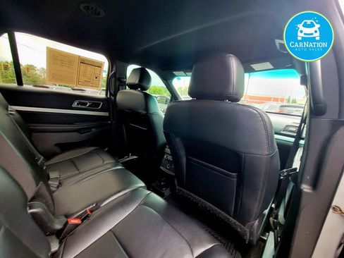 Used 2016 Ford Explorer XLT w/ Equipment Group 202A AWD/4WD image 14