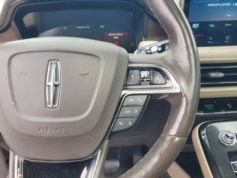 Used 2022 Lincoln Nautilus Reserve image 18