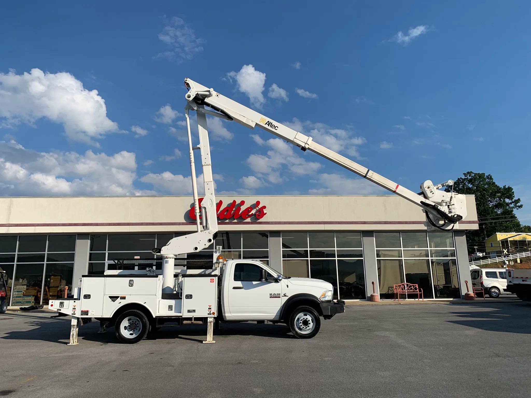 Used 2018 RAM 5500 Tradesman w/ Power & Remote Entry Group AWD/4WD image 62