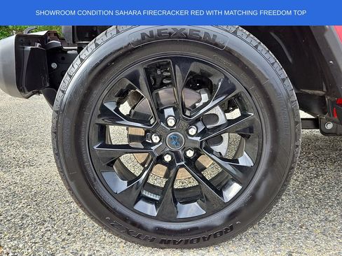 Used 2025 Jeep Wrangler Unlimited Sahara AWD/4WD image 8