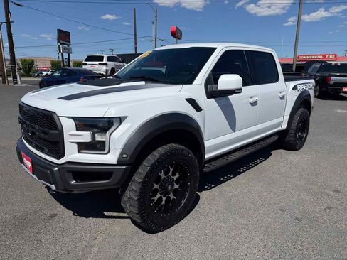 Used 2018 Ford F150 Raptor w/ Equipment Group 802A Luxury AWD/4WD image 3