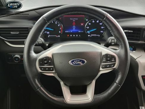 Used 2021 Ford Explorer XLT w/ Equipment Group 202A AWD/4WD image 29