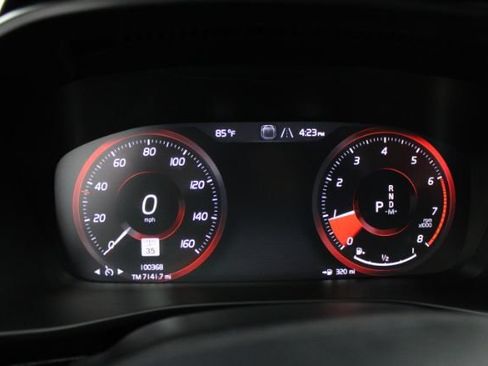 Used 2019 Volvo XC40 T4 R-Design FWD image 21