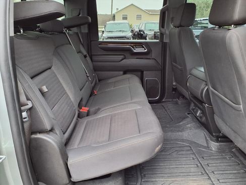 Used 2024 GMC Sierra 2500 SLE image 16