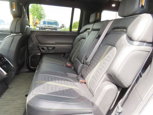 Used 2023 Rivian R1S Adventure AWD/4WD image 31